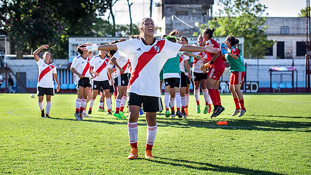 Club Deportivo UAI Urquiza  Club deportivo, Dibujos de futbol, Futbol  argentino