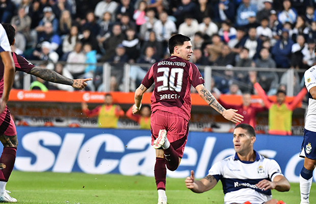 River thrashes in La Plata to clinch qualification