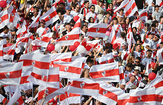 35.000 hinchas alentando en Los Ángeles