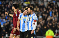 On a night to remember, Argentina cruises to victory at the Mâs Monumental